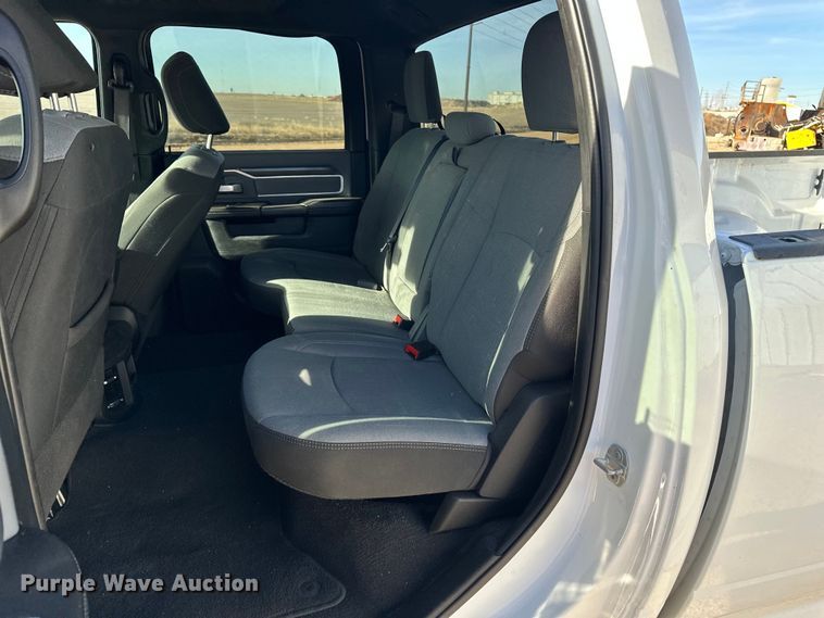 image for item DQ7717 2023 RAM 2500 Crew Cab pickup truck