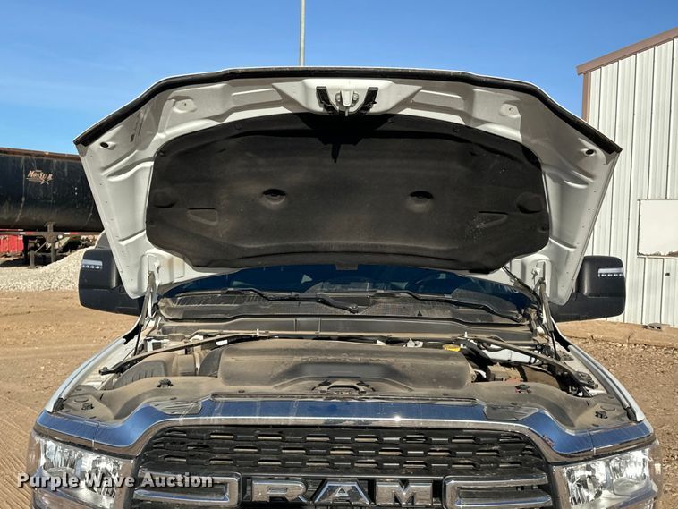 image for item DQ7717 2023 RAM 2500 Crew Cab pickup truck
