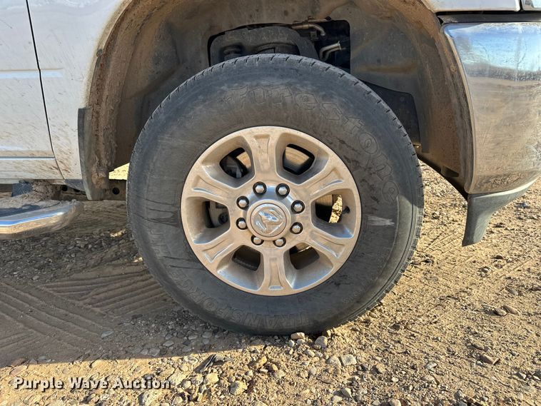 image for item DQ7717 2023 RAM 2500 Crew Cab pickup truck