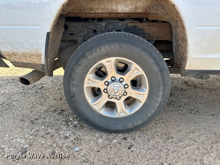 image for item DQ7717 2023 RAM 2500 Crew Cab pickup truck