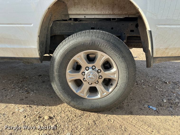 image for item DQ7717 2023 RAM 2500 Crew Cab pickup truck