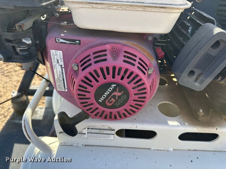 image for item DQ7718 2006 Chevrolet Silverado 2500HD Crew Cab flatbed pickup truck