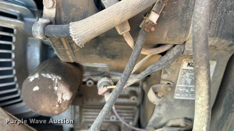 image for item DQ7718 2006 Chevrolet Silverado 2500HD Crew Cab flatbed pickup truck