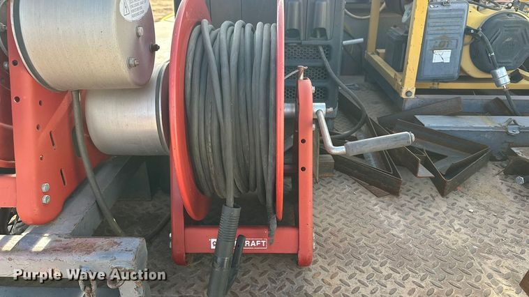 image for item DQ7718 2006 Chevrolet Silverado 2500HD Crew Cab flatbed pickup truck