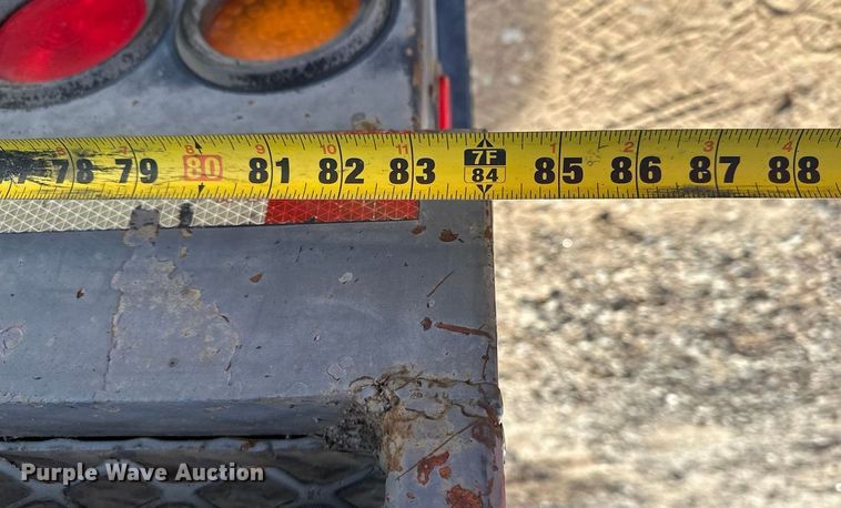 image for item DQ7718 2006 Chevrolet Silverado 2500HD Crew Cab flatbed pickup truck