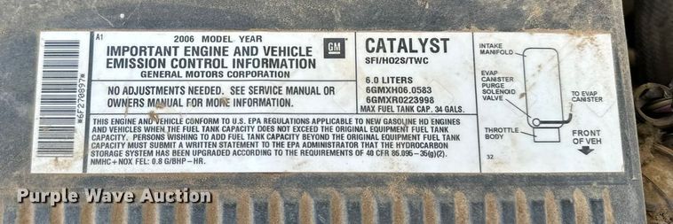 image for item DQ7718 2006 Chevrolet Silverado 2500HD Crew Cab flatbed pickup truck