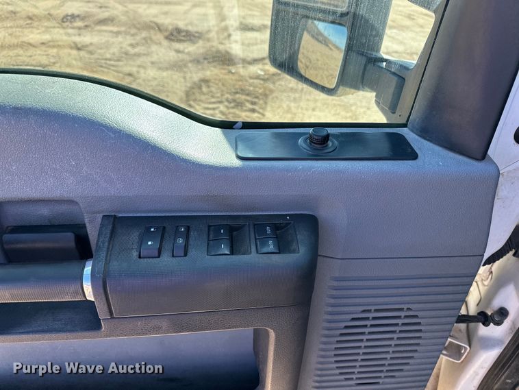 image for item DQ7719 2015 Ford F250 Super Duty Crew Cab pickup truck