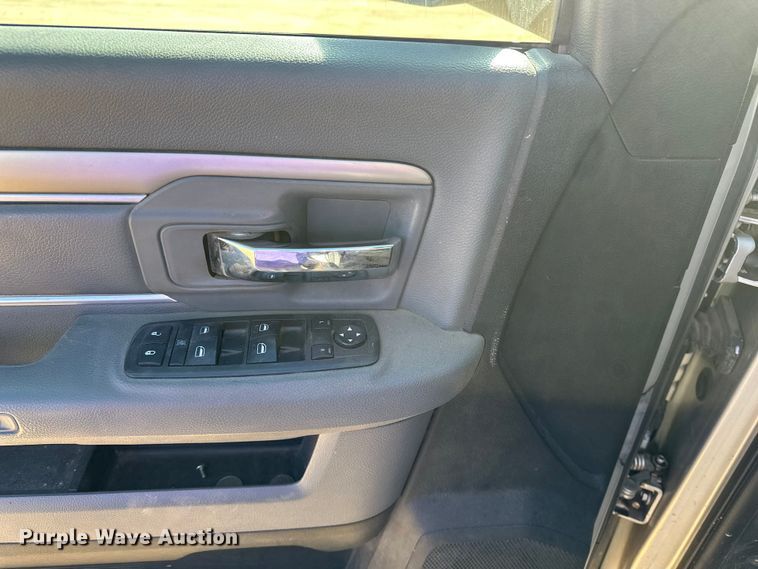 image for item DQ7720 2013 RAM 2500 Crew Cab pickup truck