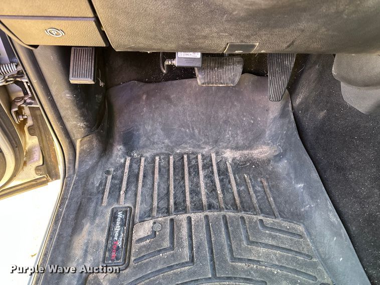 image for item DQ7720 2013 RAM 2500 Crew Cab pickup truck