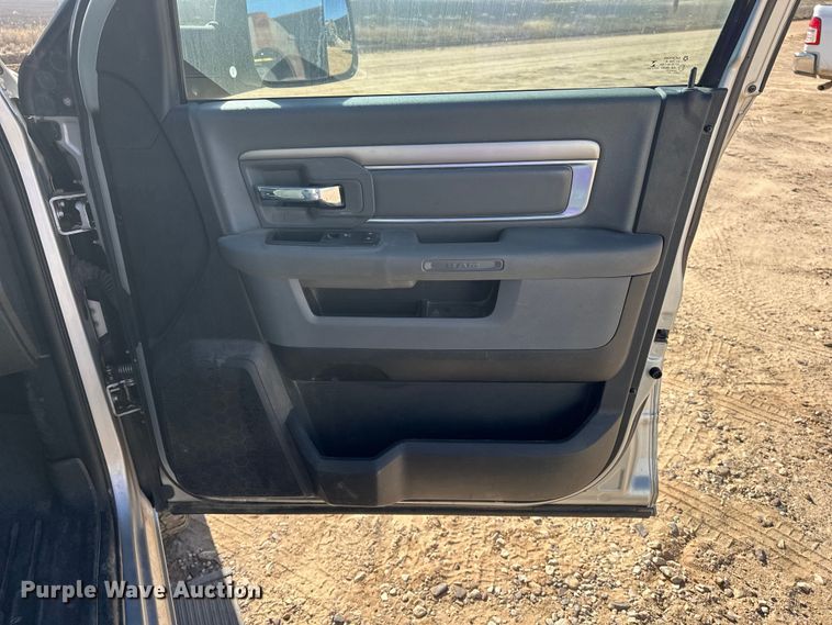 image for item DQ7720 2013 RAM 2500 Crew Cab pickup truck