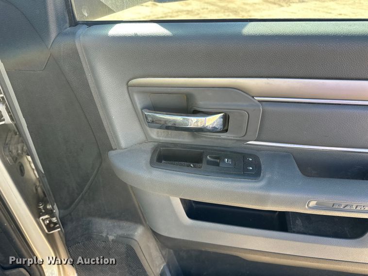 image for item DQ7720 2013 RAM 2500 Crew Cab pickup truck