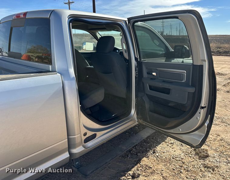 image for item DQ7720 2013 RAM 2500 Crew Cab pickup truck