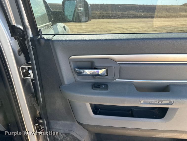 image for item DQ7720 2013 RAM 2500 Crew Cab pickup truck