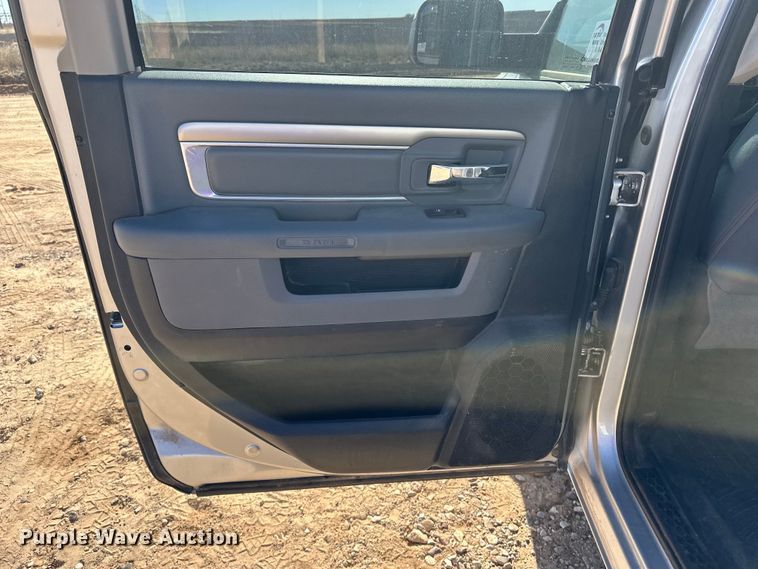 image for item DQ7720 2013 RAM 2500 Crew Cab pickup truck