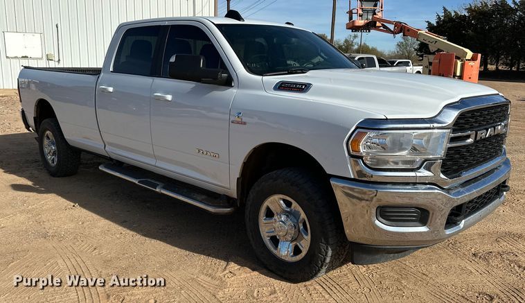 image for item DQ7722 2022 RAM 2500 Crew Cab pickup truck