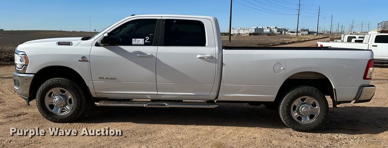 image for item DQ7722 2022 RAM 2500 Crew Cab pickup truck