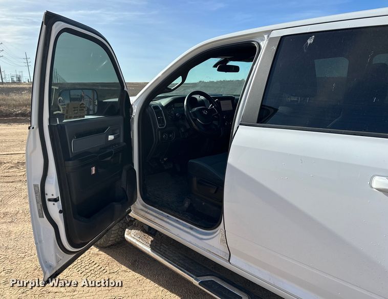 image for item DQ7722 2022 RAM 2500 Crew Cab pickup truck