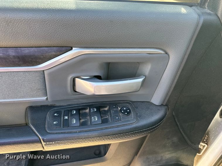 image for item DQ7722 2022 RAM 2500 Crew Cab pickup truck