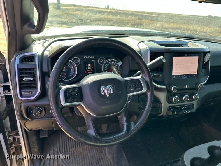 image for item DQ7722 2022 RAM 2500 Crew Cab pickup truck