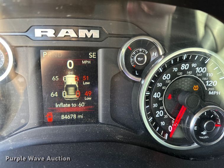 image for item DQ7722 2022 RAM 2500 Crew Cab pickup truck