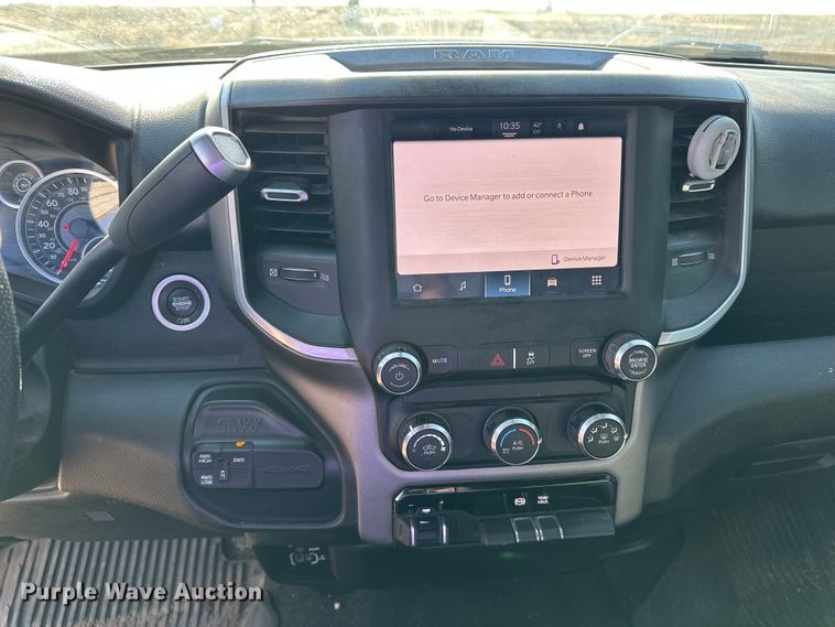 image for item DQ7722 2022 RAM 2500 Crew Cab pickup truck