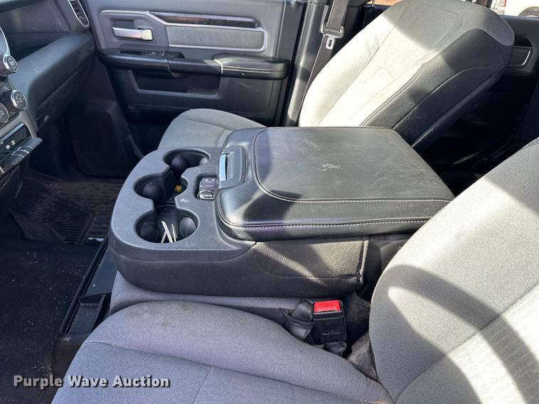 image for item DQ7722 2022 RAM 2500 Crew Cab pickup truck