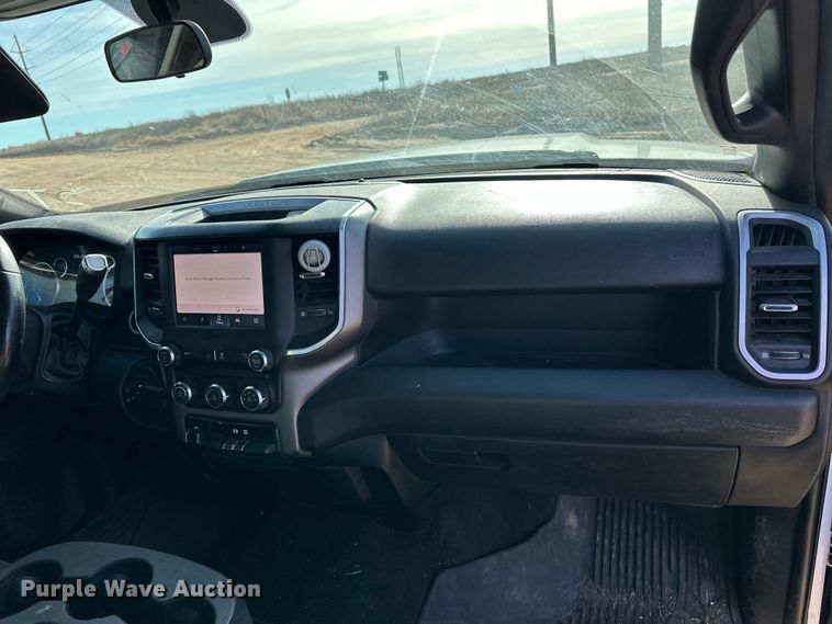 image for item DQ7722 2022 RAM 2500 Crew Cab pickup truck