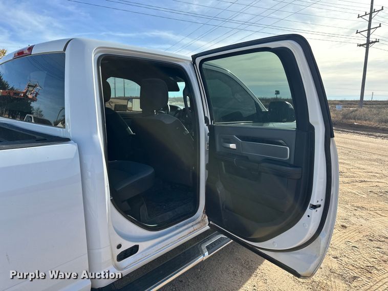 image for item DQ7722 2022 RAM 2500 Crew Cab pickup truck