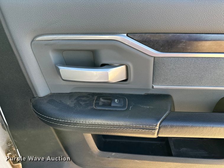 image for item DQ7722 2022 RAM 2500 Crew Cab pickup truck