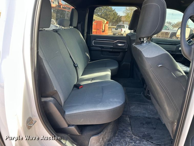 image for item DQ7722 2022 RAM 2500 Crew Cab pickup truck