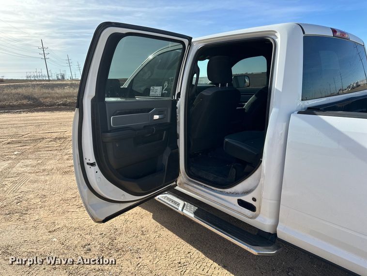 image for item DQ7722 2022 RAM 2500 Crew Cab pickup truck