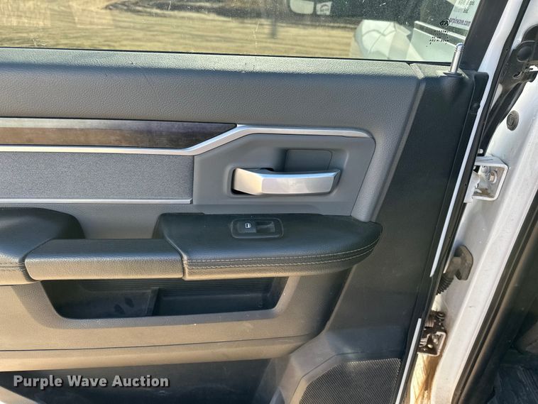 image for item DQ7722 2022 RAM 2500 Crew Cab pickup truck