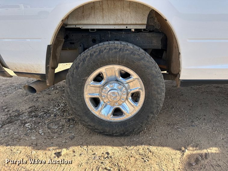 image for item DQ7722 2022 RAM 2500 Crew Cab pickup truck