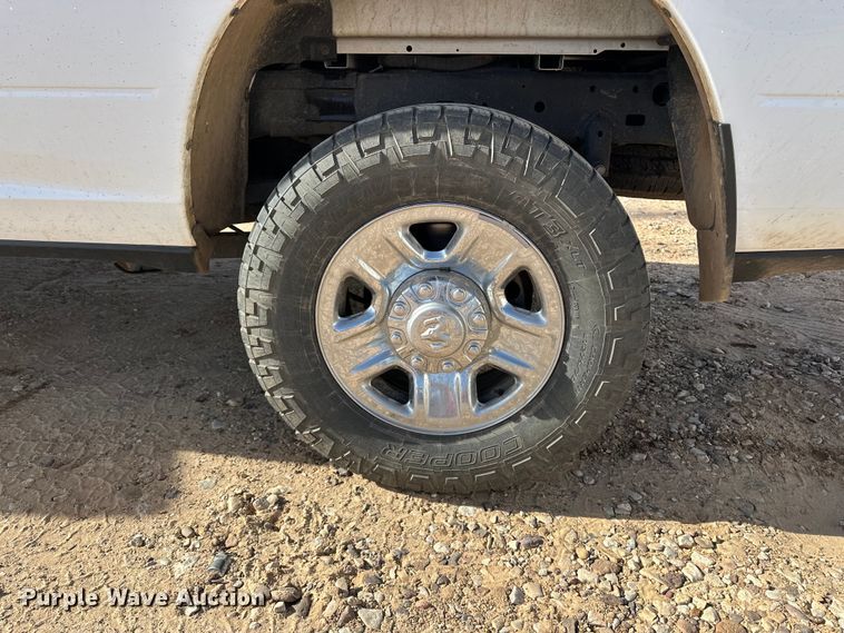 image for item DQ7722 2022 RAM 2500 Crew Cab pickup truck