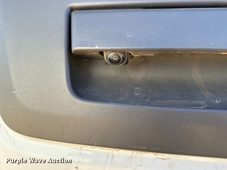 image for item DQ7723 2018 Nissan Frontier Crew Cab pickup truck