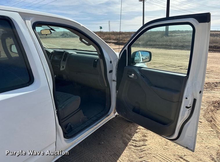 image for item DQ7723 2018 Nissan Frontier Crew Cab pickup truck