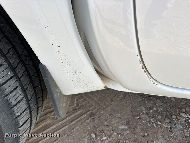 image for item DQ7726 2023 Nissan Frontier Crew Cab pickup truck