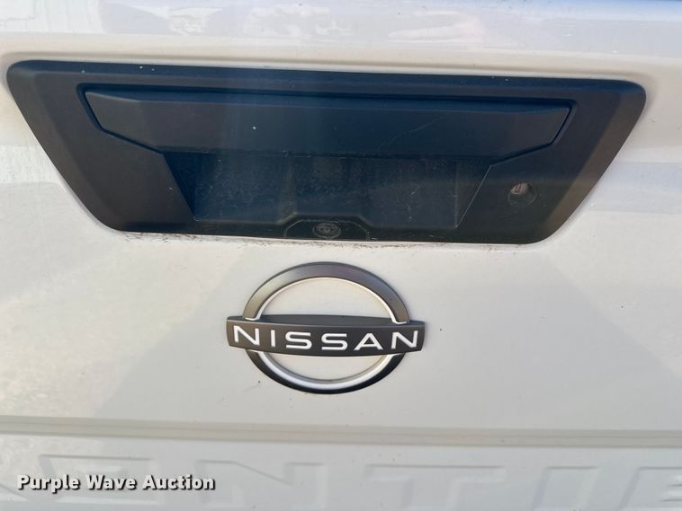 image for item DQ7726 2023 Nissan Frontier Crew Cab pickup truck