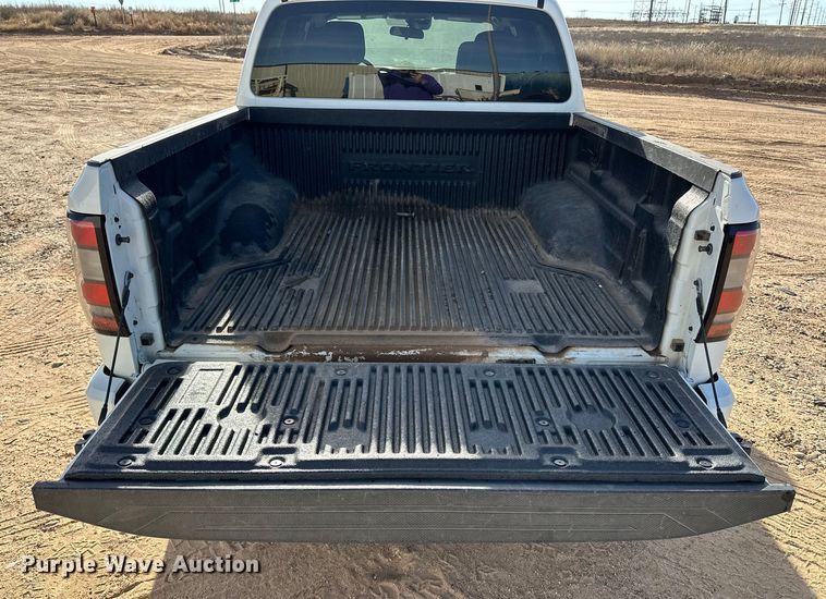 image for item DQ7726 2023 Nissan Frontier Crew Cab pickup truck