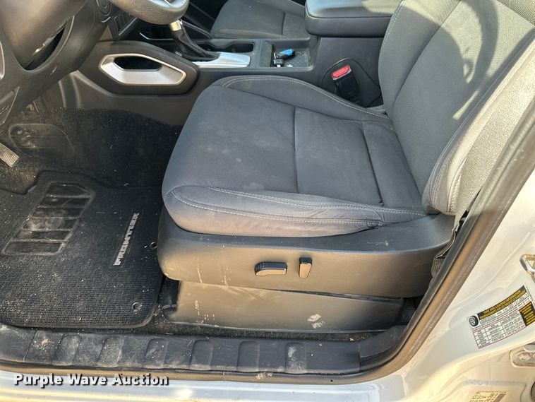 image for item DQ7726 2023 Nissan Frontier Crew Cab pickup truck