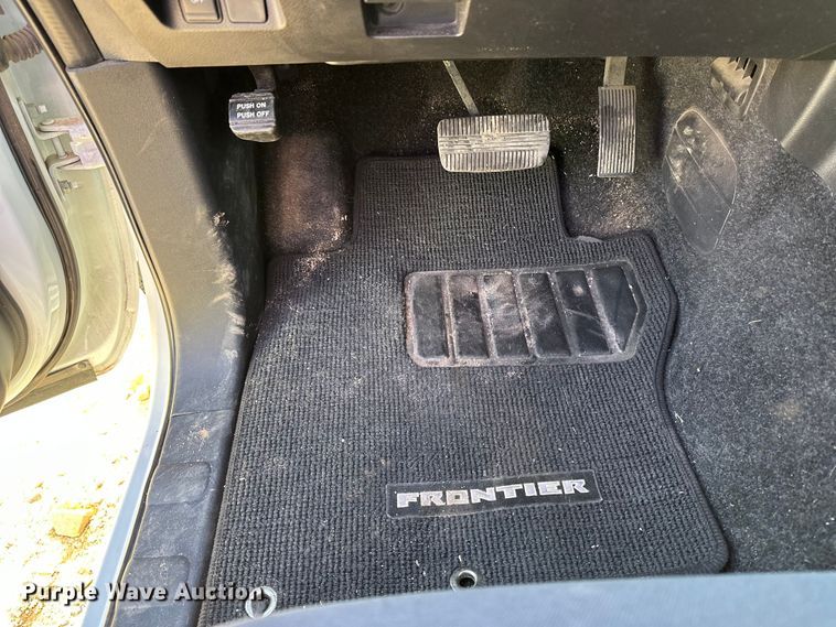 image for item DQ7726 2023 Nissan Frontier Crew Cab pickup truck