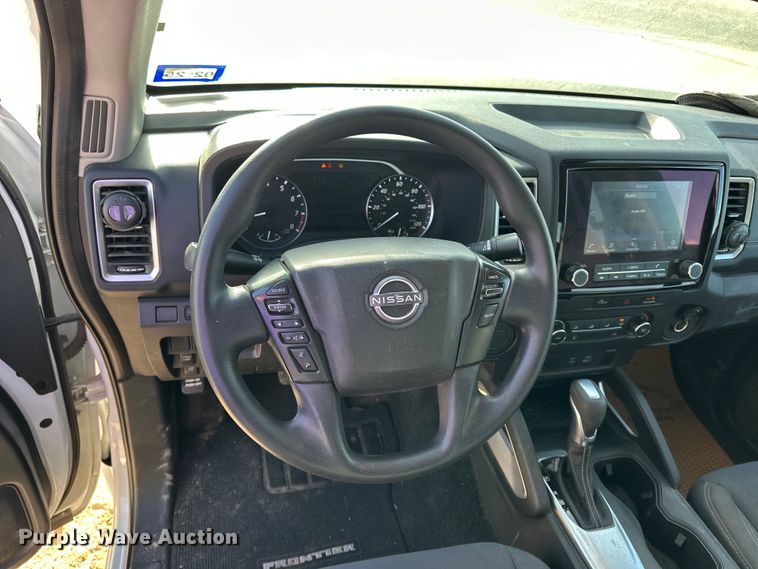 image for item DQ7726 2023 Nissan Frontier Crew Cab pickup truck