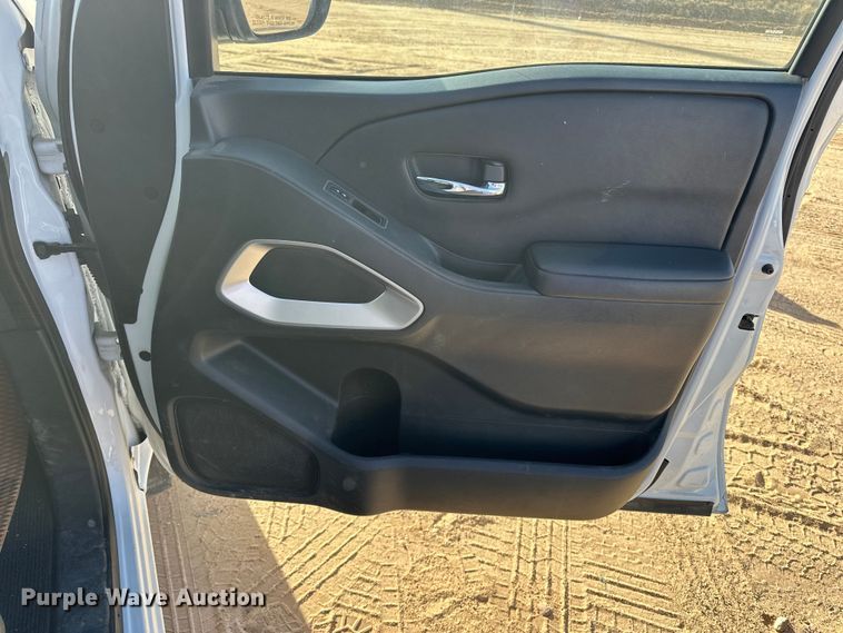 image for item DQ7726 2023 Nissan Frontier Crew Cab pickup truck