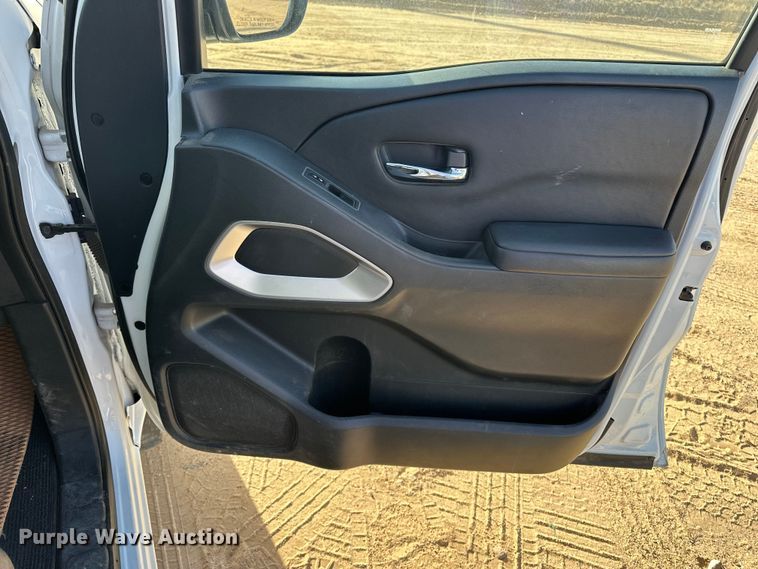 image for item DQ7726 2023 Nissan Frontier Crew Cab pickup truck