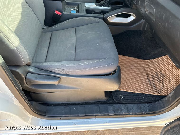 image for item DQ7726 2023 Nissan Frontier Crew Cab pickup truck