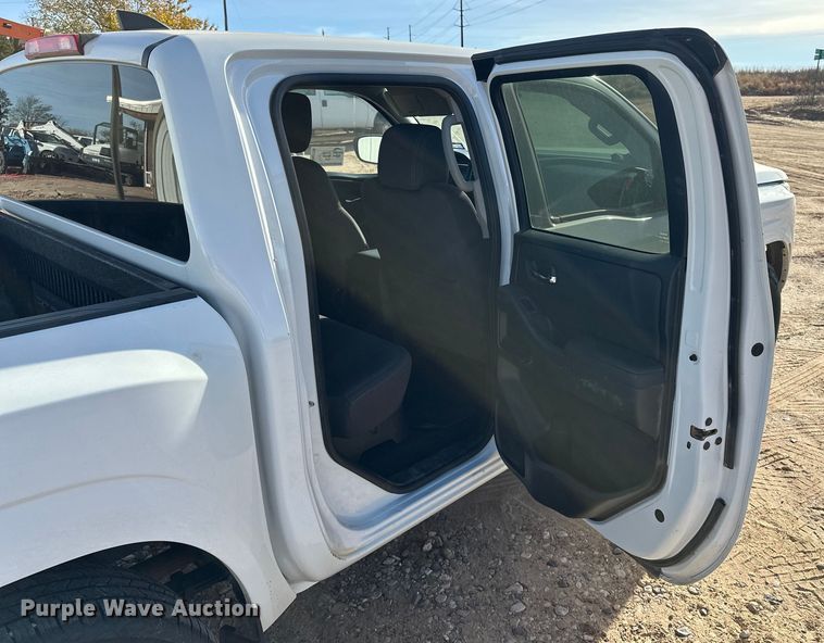 image for item DQ7726 2023 Nissan Frontier Crew Cab pickup truck