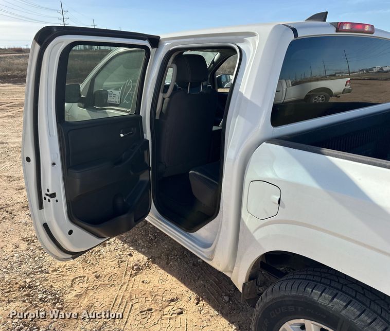 image for item DQ7726 2023 Nissan Frontier Crew Cab pickup truck