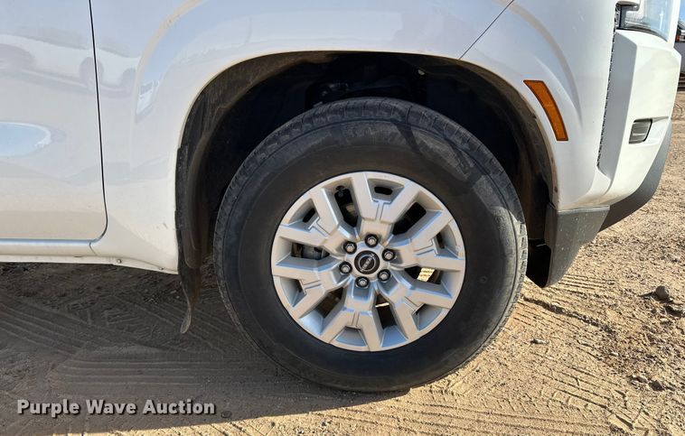 image for item DQ7726 2023 Nissan Frontier Crew Cab pickup truck