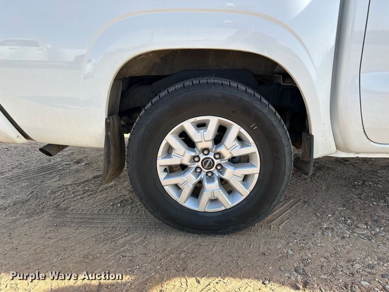 image for item DQ7726 2023 Nissan Frontier Crew Cab pickup truck