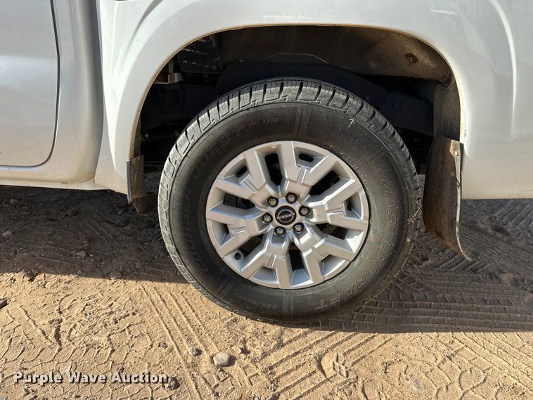 image for item DQ7726 2023 Nissan Frontier Crew Cab pickup truck